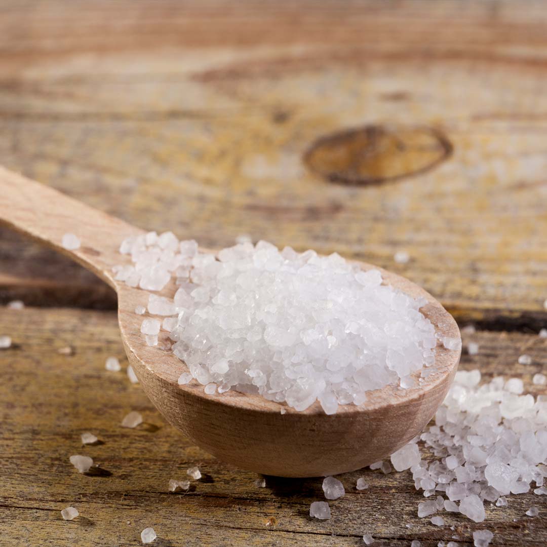 Excès de sel : faut-il moins en consommer ?
